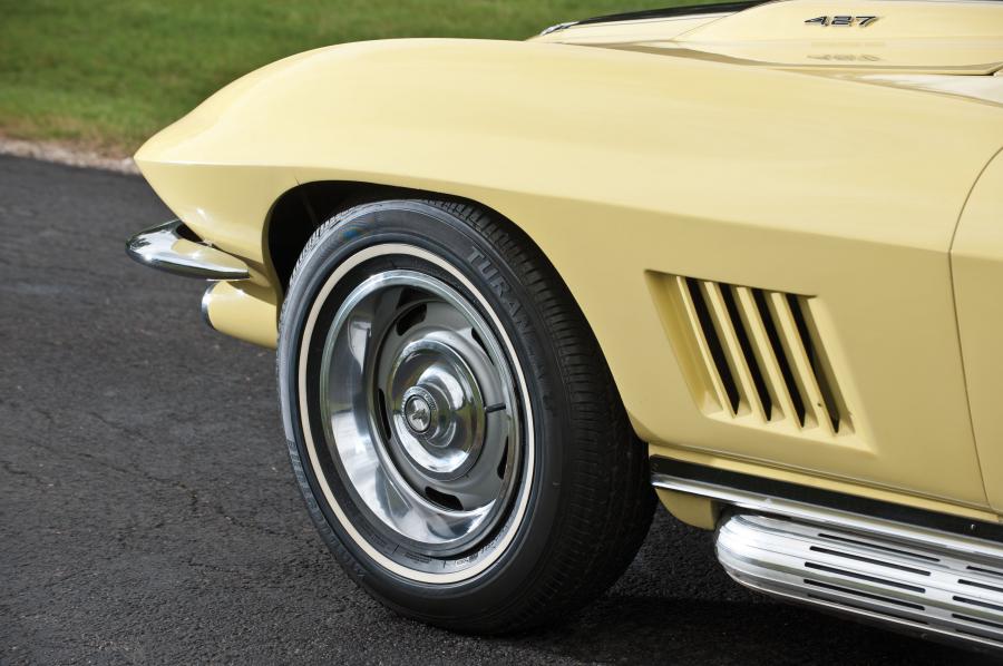  Chevrolet Corvette Stingray Convertible 1967 года  (фото 9 из 18)